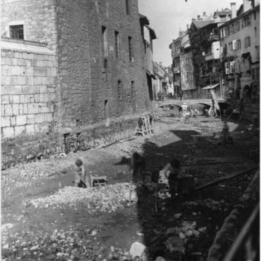 Bétonnage du Thiou vers 1912