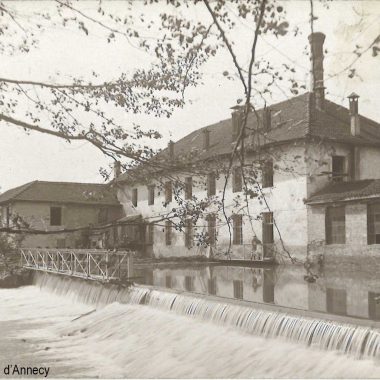 Cartonnerie Aussedat-Mercier à Chevênes, vue sur le barrage.