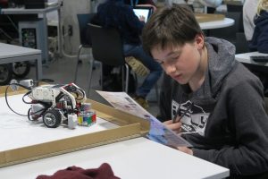 Atelier défis robots Mindstorm et Mbot