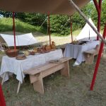 Campement médiéval repas
