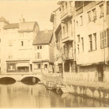 Le Pont Morens d'Annecy à l'époque du "château Branlant"