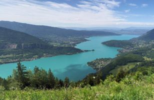 VAE : Le tour du lac via : Vesonne - Montmin - Col de la Forclaz