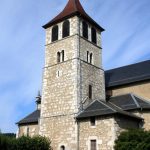 Clocher roman de l'église Saint-Martin de Poisy