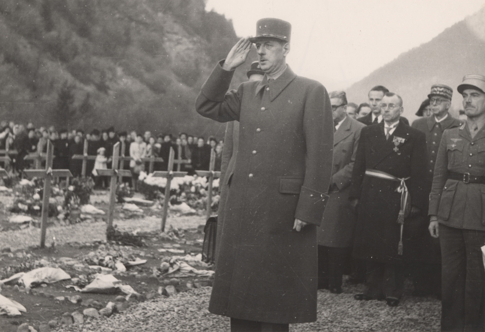 Le Général de Gaulle se recueille à Morette