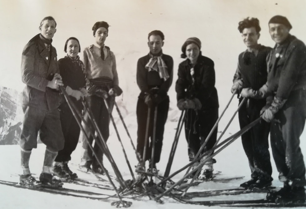 Marcel Livet sur les skis (à gauche de la photo)